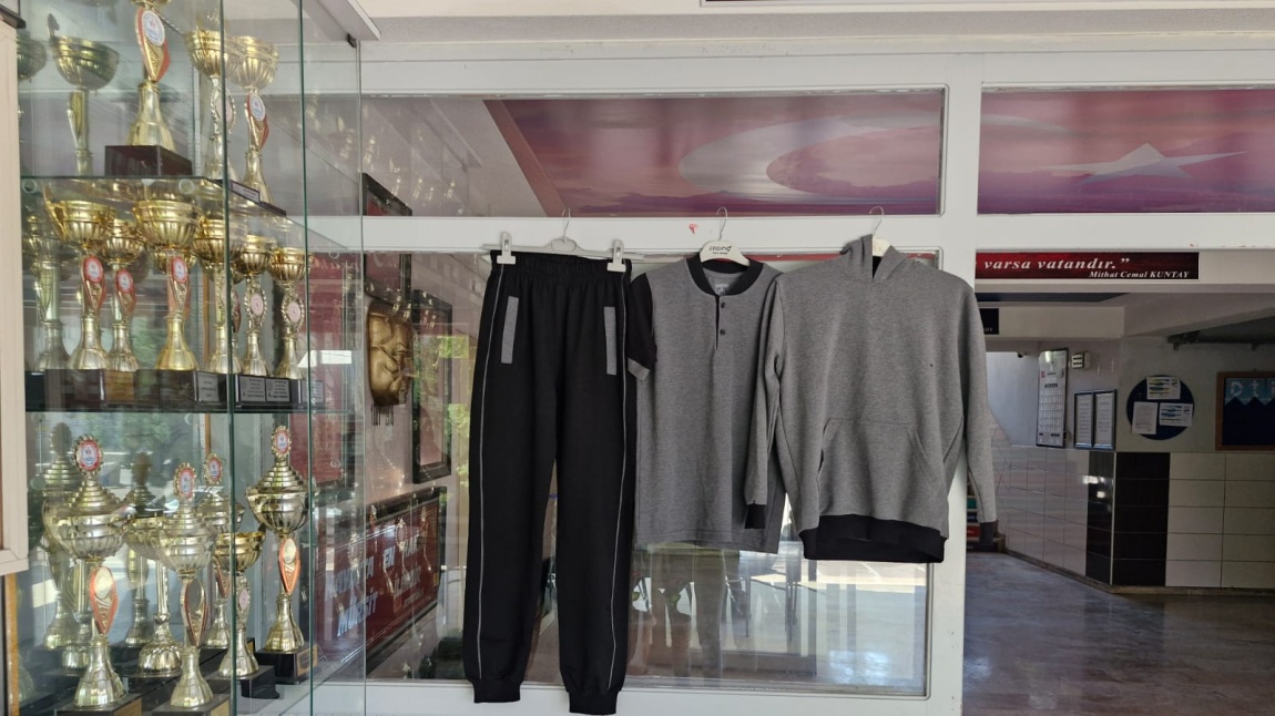 Okul Kıyafeti
